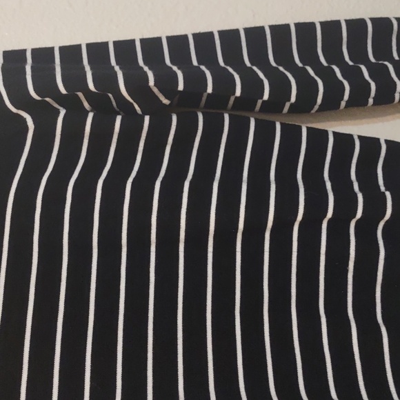 PRE OWNED MADISON GREY TURTLE NECK COLOR WHITE AND BLACK LONG SLEEVE SIZE M - Picture 6 of 11